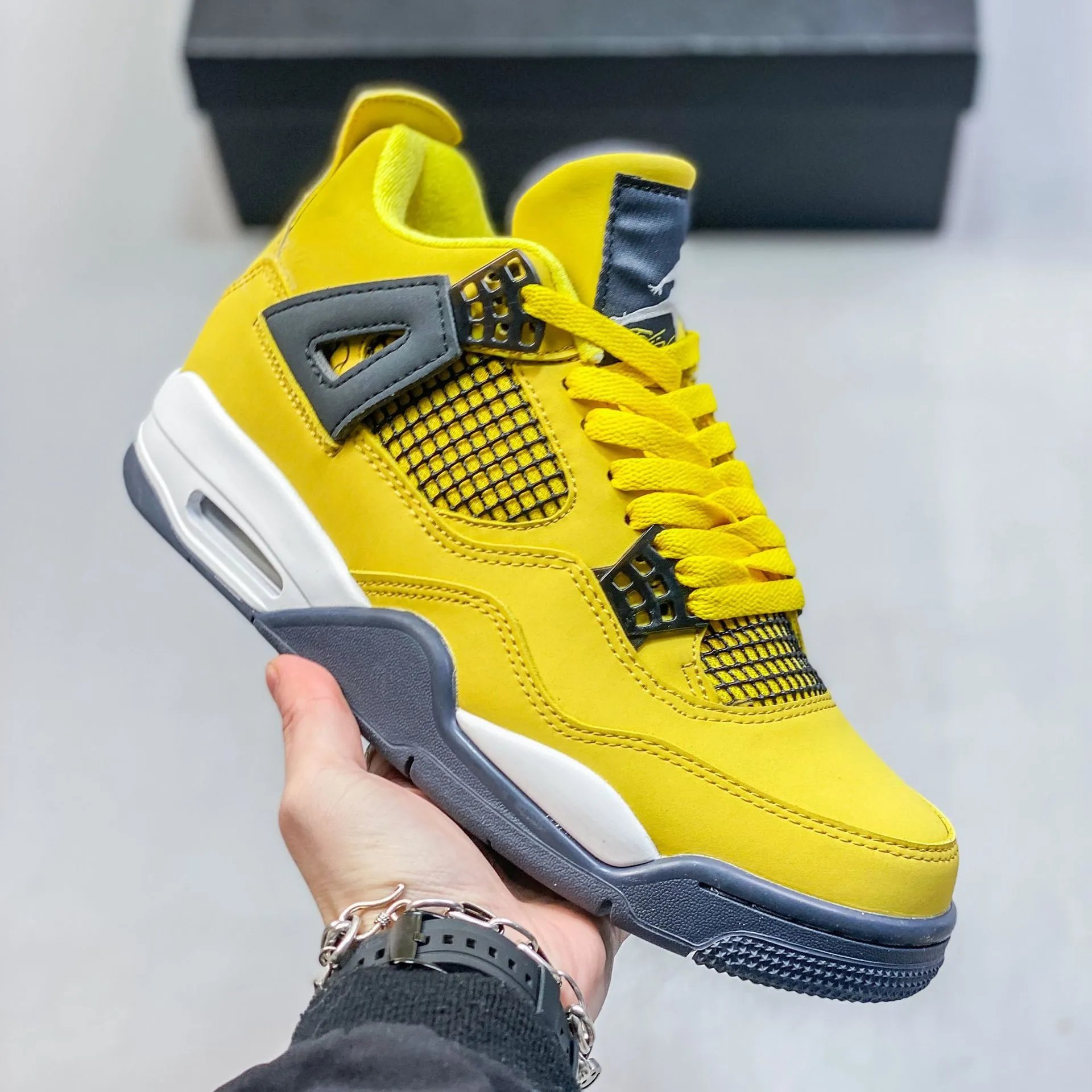 Jordan 4 Vivid Sulfur — 10 colorway — USFans Spreadsheet photo