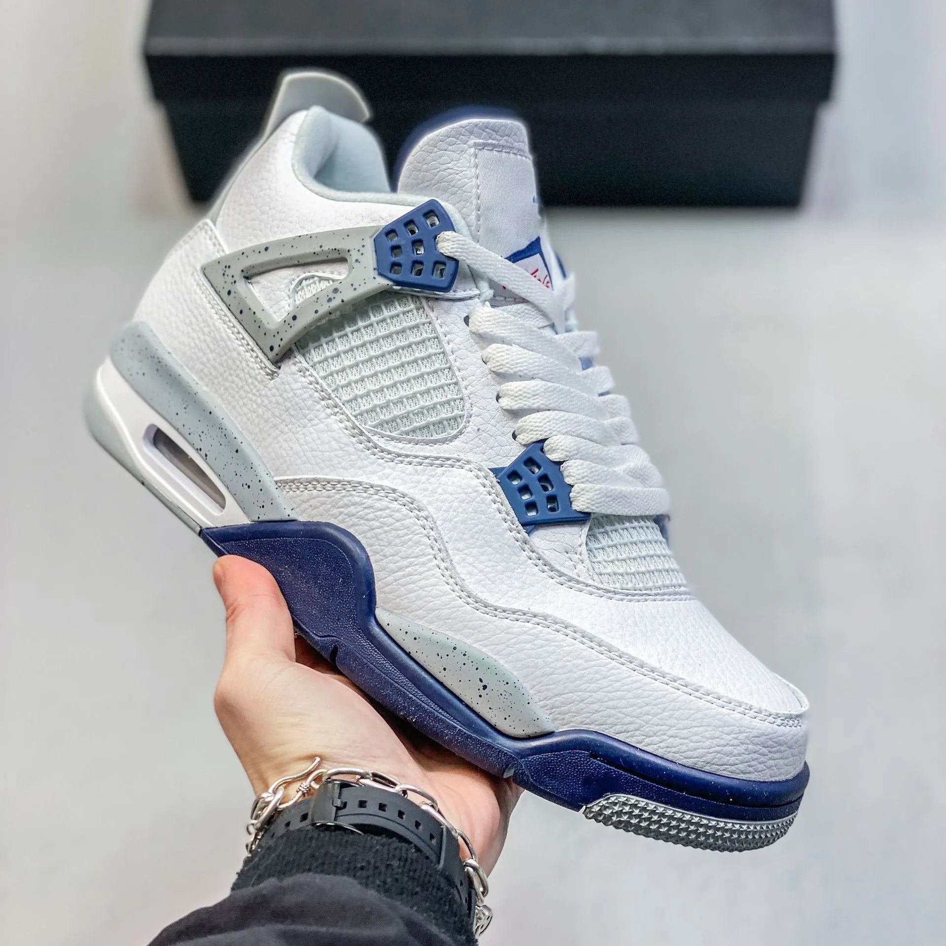 Jordan 4 Vivid Sulfur — 11 colorway — USFans Spreadsheet photo