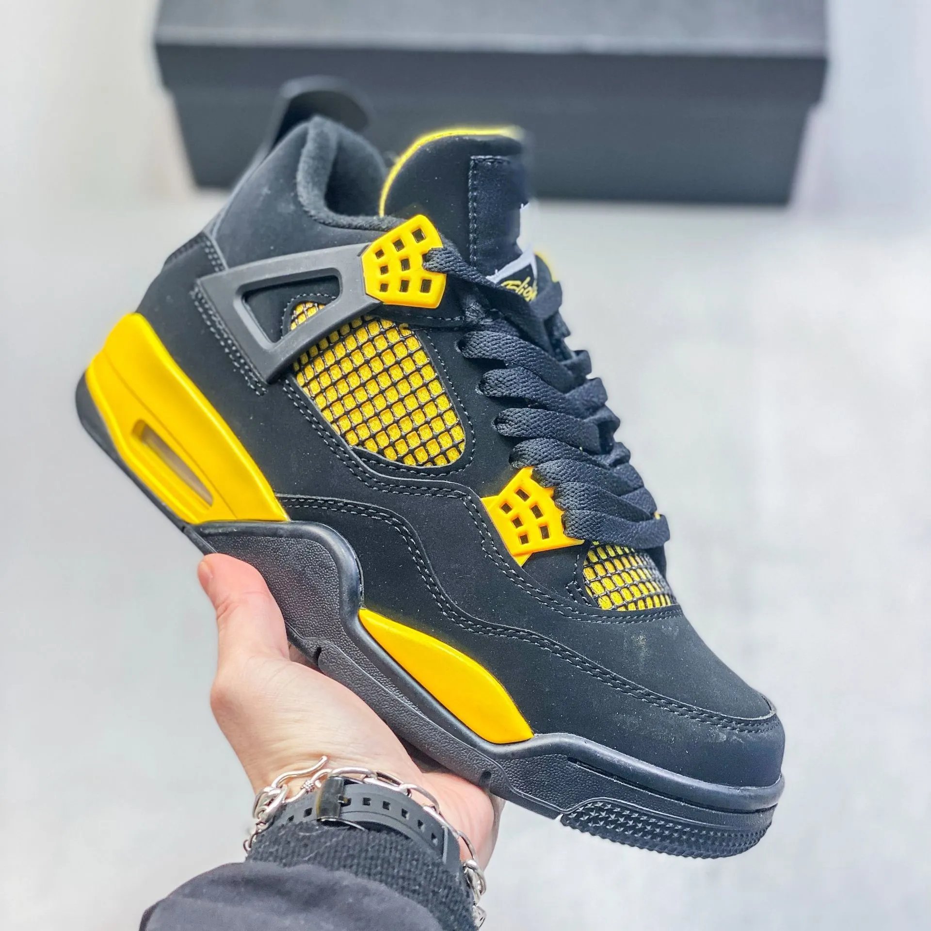 Jordan 4 Vivid Sulfur — 12 colorway — USFans Spreadsheet photo