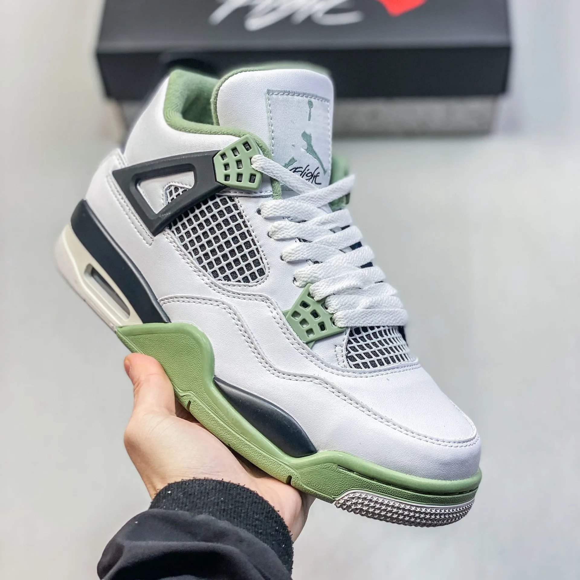 Jordan 4 Vivid Sulfur — 23 colorway — USFans Spreadsheet photo