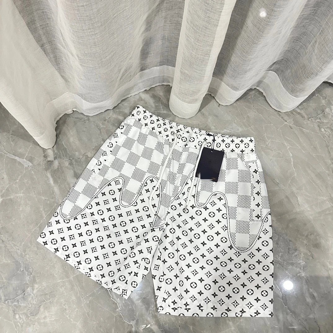 Burberry shorts — V 2309 white colorway — USFans Spreadsheet photo