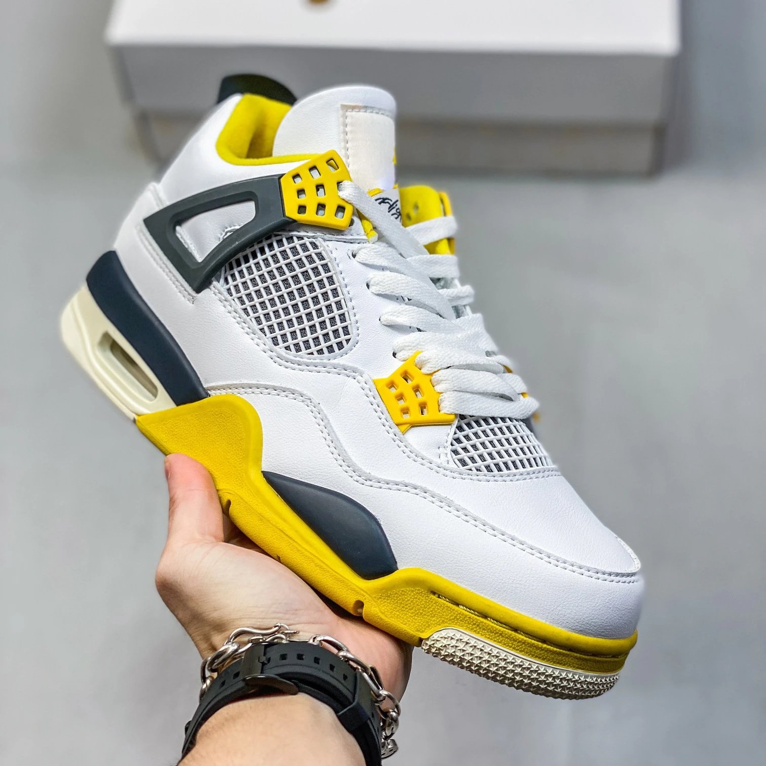 Jordan 4 Vivid Sulfur — 16 colorway — USFans Spreadsheet photo