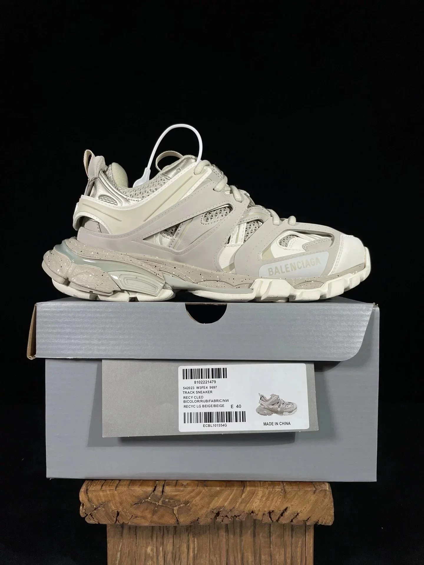 Balenciaga Track Sneakers — Three generations of beige big bottom spray point 49697 colorway — USFans Spreadsheet photo
