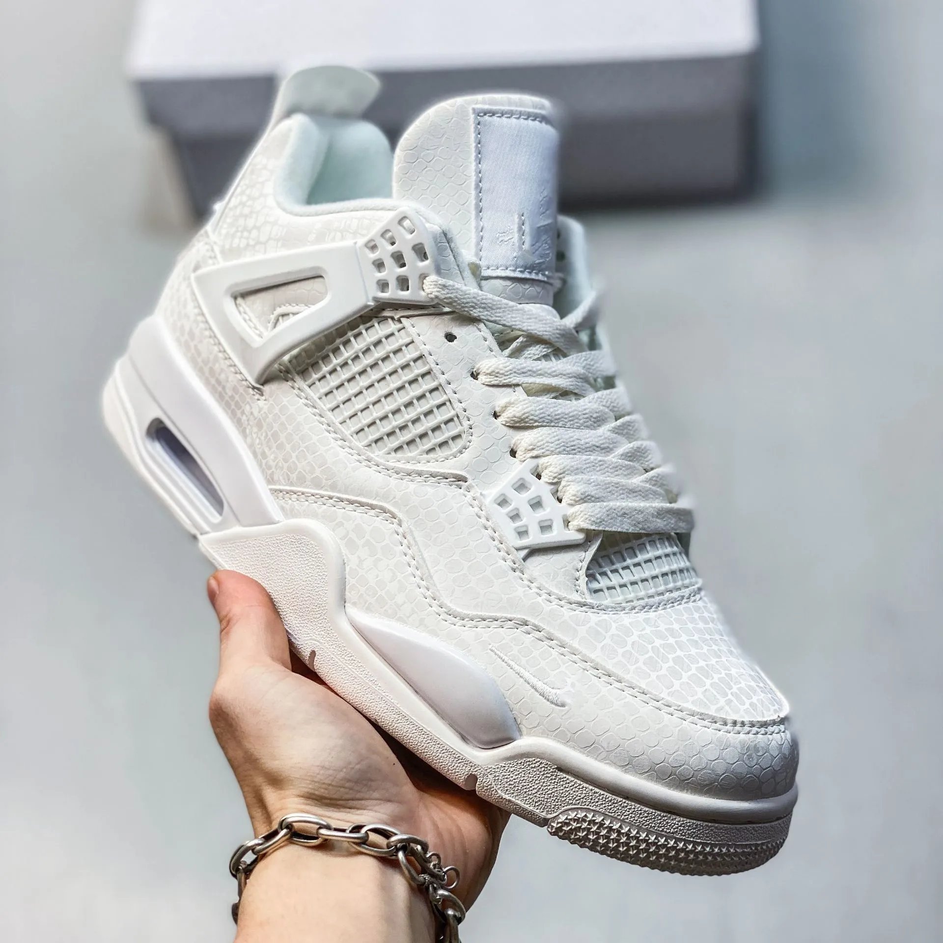 Jordan 4 Vivid Sulfur — 9 colorway — USFans Spreadsheet photo