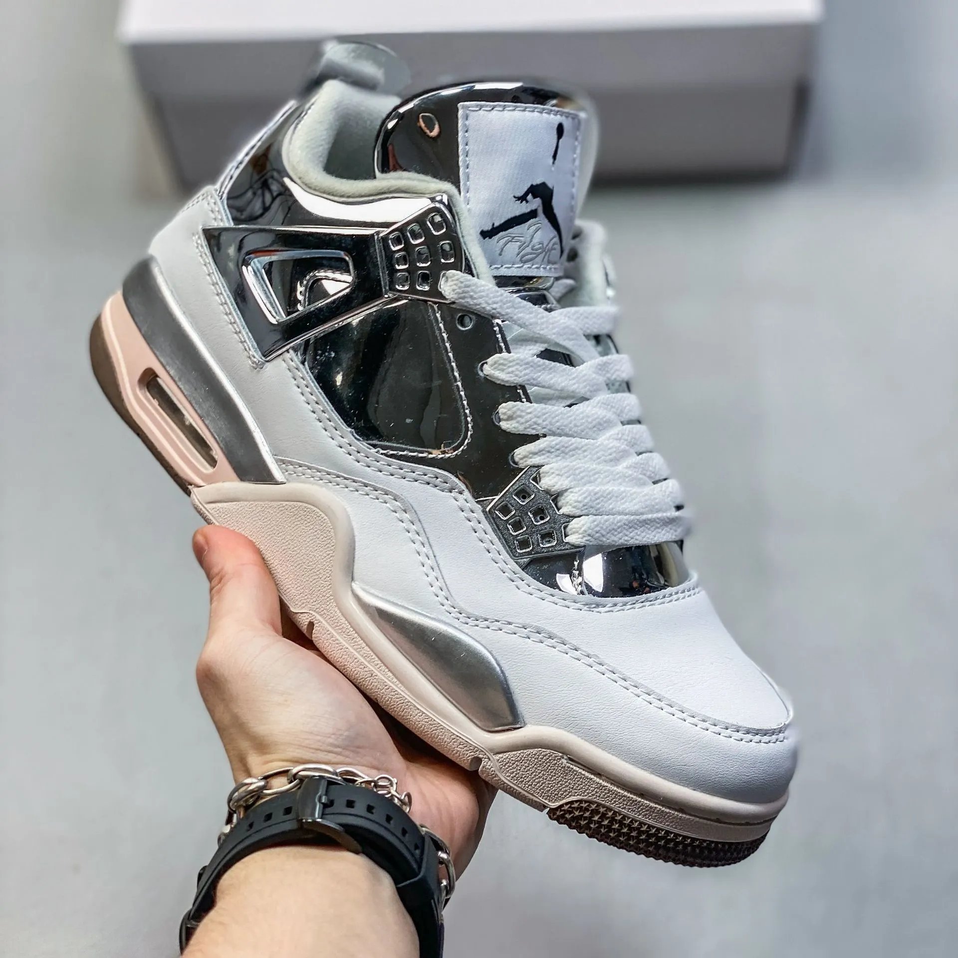 Jordan 4 Vivid Sulfur — 18 colorway — USFans Spreadsheet photo
