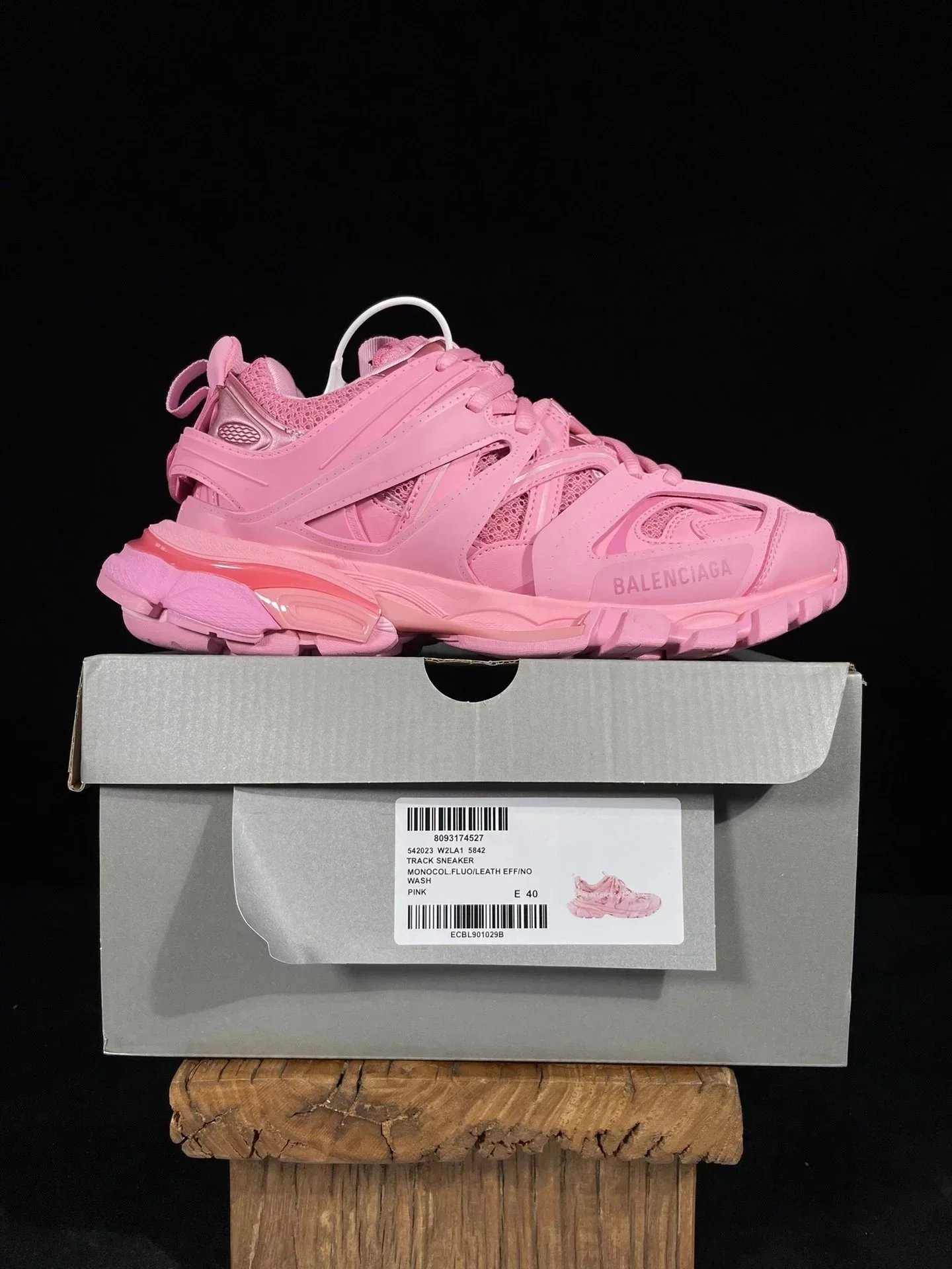 Balenciaga Track Sneakers — Three generations of pink 15842 colorway — USFans Spreadsheet photo