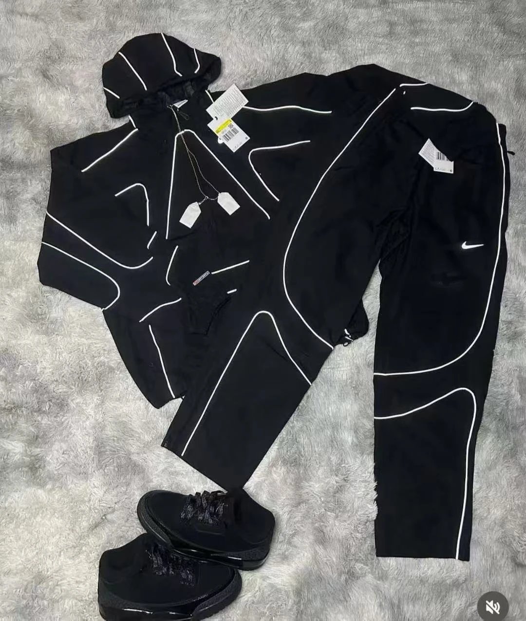 Black (jacket + pants)