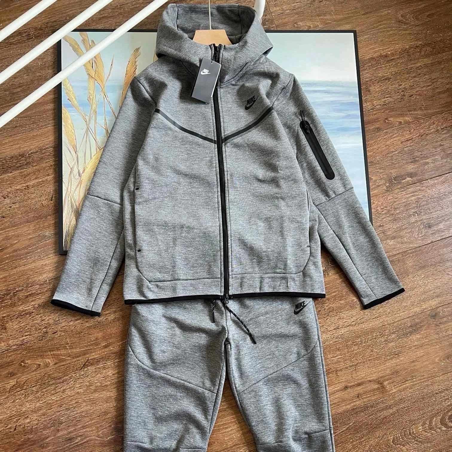 2 gray sets