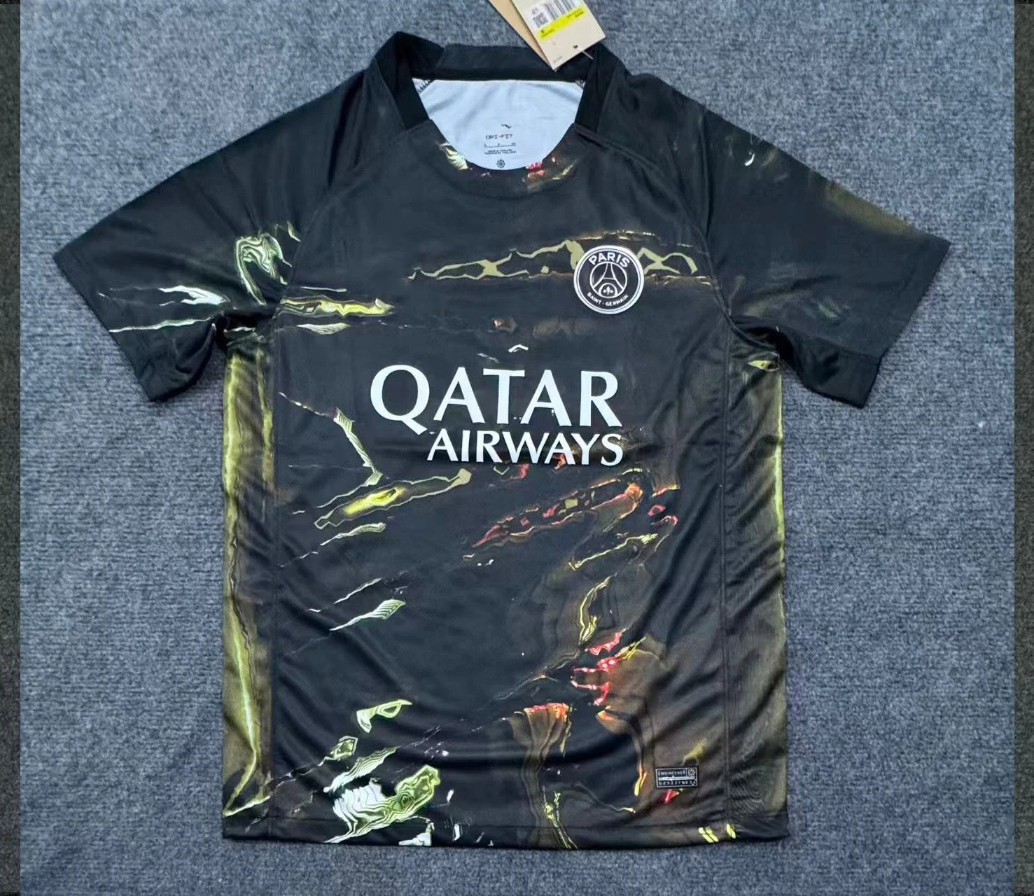 2627 Paris Dark Night Edition