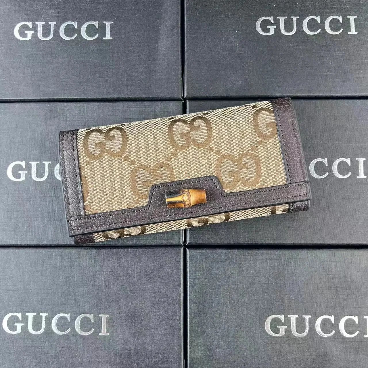 Gucci GG Supreme Wallet [24 st