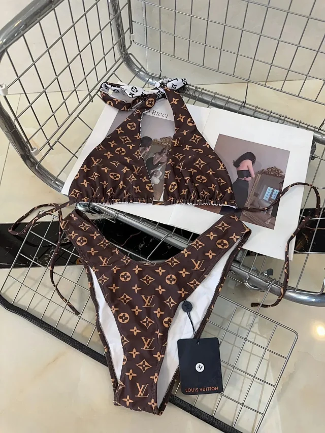 Louis Vuitton Swimwear Monogram Print Triangle Bikini Set product detail image 17