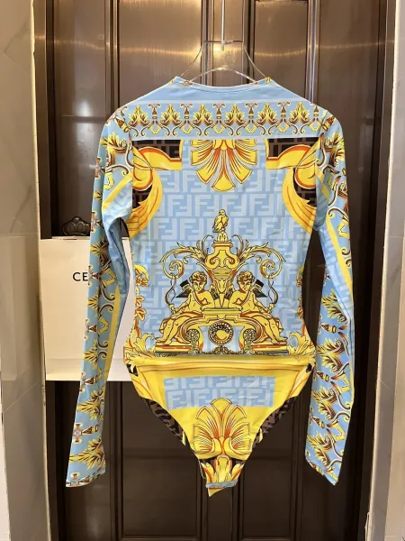 Versace Medusa Urn Print Long-Sleeve Bodysuit Lilac - 25