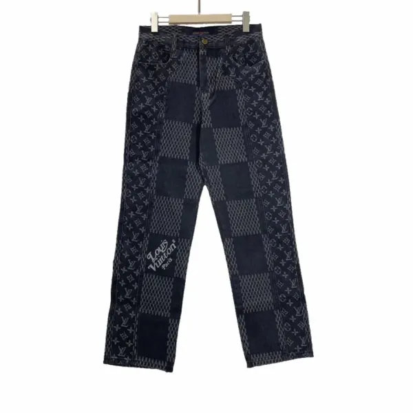 Louis Vuitton Monogram Pocket Detail Light Wash Jeans - 33