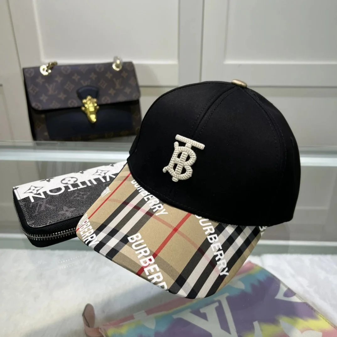 Burberry Classic Check Baseball Cap Beige - 24