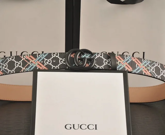 Gucci Belts GG monogram belt with interchangeable Double G buckle product detail image 4