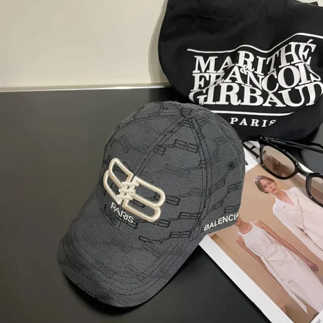 Balenciaga Hats Logo-Print Baseball Cap product detail image 11