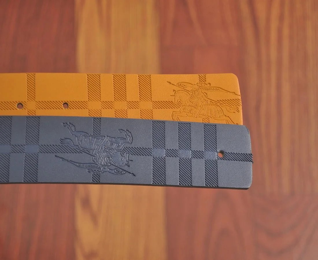 Burberry Check-Print Leather Belt with Gold-Tone B Buckle Gray - 18