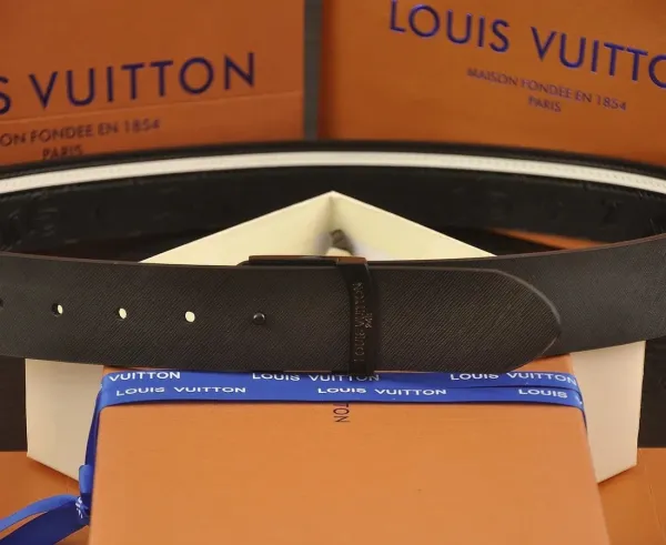 Louis Vuitton Monogram Rubber Belt and LV Square Cufflinks Set Black Accessories - 7