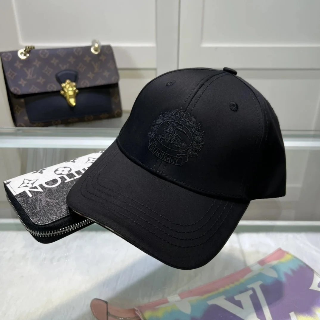 Burberry Logo-Embroidered Black Baseball Cap - 24