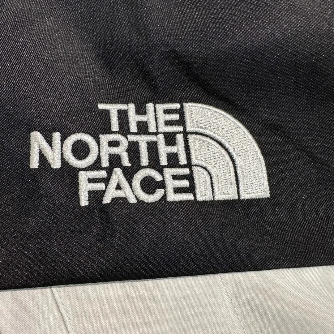 The North Face Mountain Light Jacket Beige / Black Gore-Tex Jacket Outerwear - 7