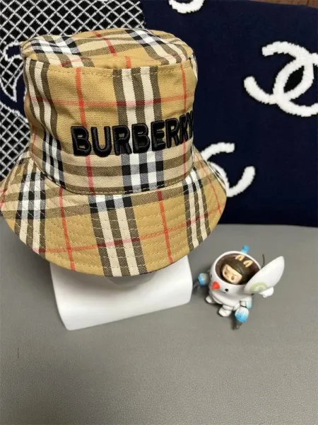 Burberry Vintage Check Bucket Hat Beige Multicolor - 28