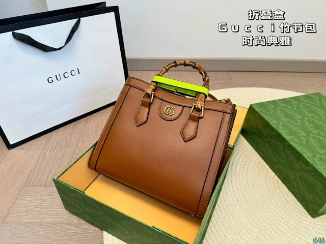Gucci Crossbody Bags Quilted GG-logo chain flap bag product detail image 25