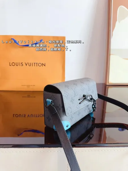 Louis Vuitton Empreinte Leather Dauphine Mini Bag White Chain Shoulder Bag - 3