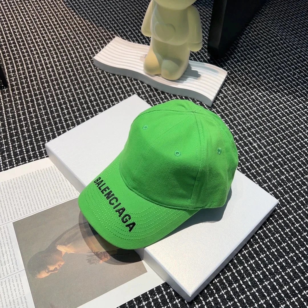 Burberry Classic Check Baseball Cap Beige - 39
