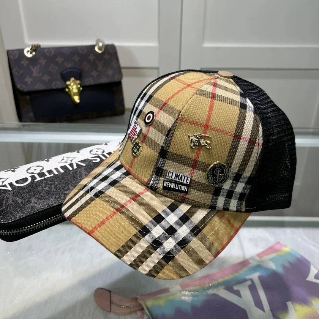 Burberry Logo-Embroidered Black Baseball Cap - 22