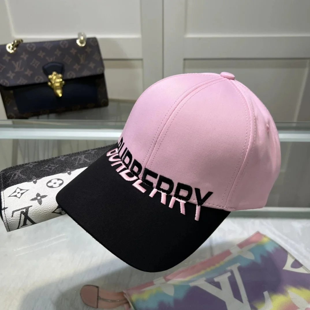 Burberry Logo-Embroidered Black Baseball Cap - 30