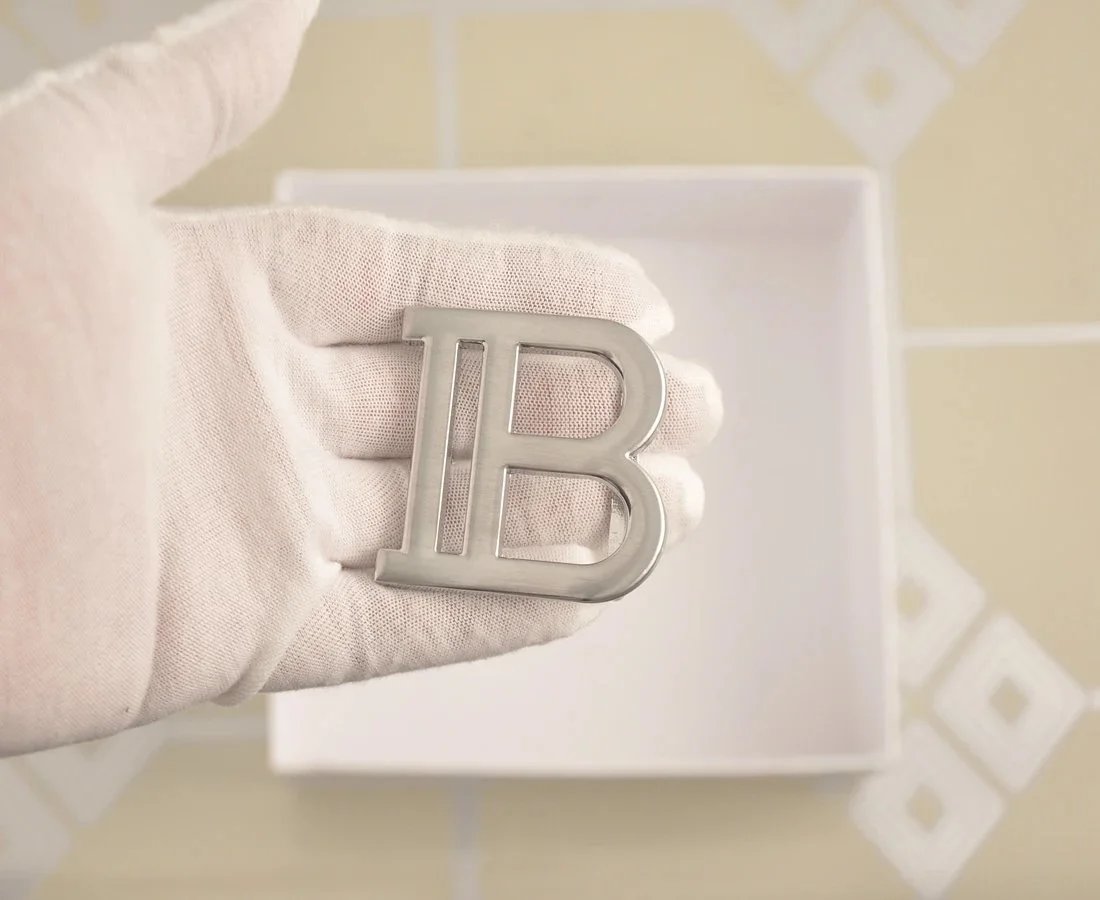 Burberry Check-Print Leather Belt with Gold-Tone B Buckle Gray - 6