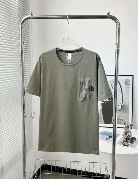 The North Face Logo T-Shirt Black / Army Green / White T-Shirt - 31