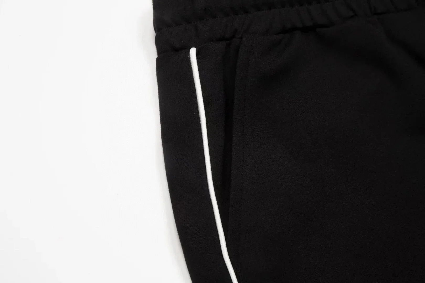 Louis Vuitton LV Vers Shorts White - 6