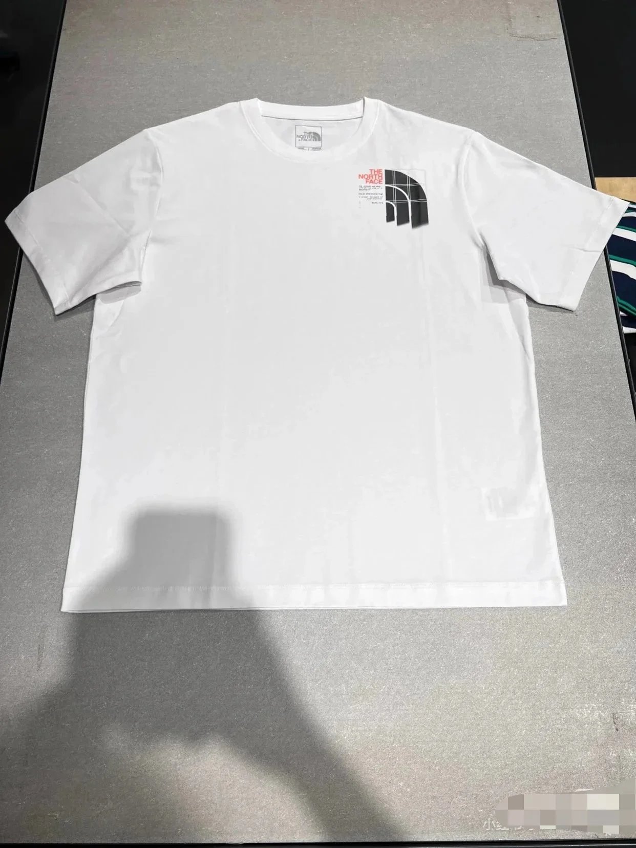 The North Face Logo T-Shirt Black / Army Green / White T-Shirt - 16