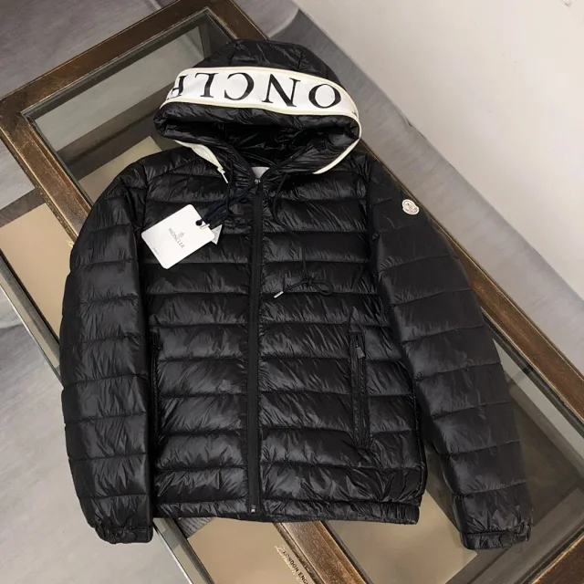 Moncler Down Jackets Hooded quilted jacket product detail image 17