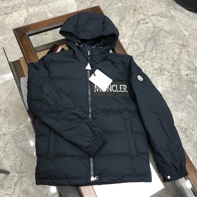 Moncler Down Jackets Hooded quilted jacket product detail image 16