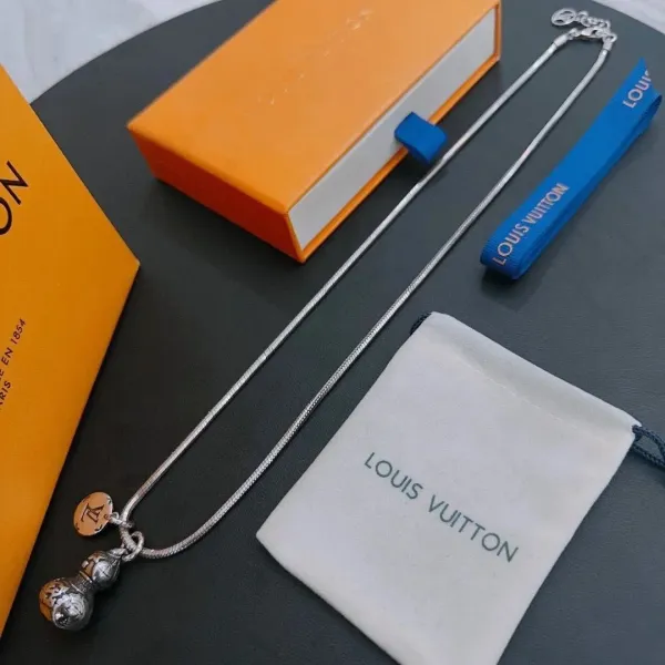 Louis Vuitton Snake Chain Necklace Silver Jewelry - 1