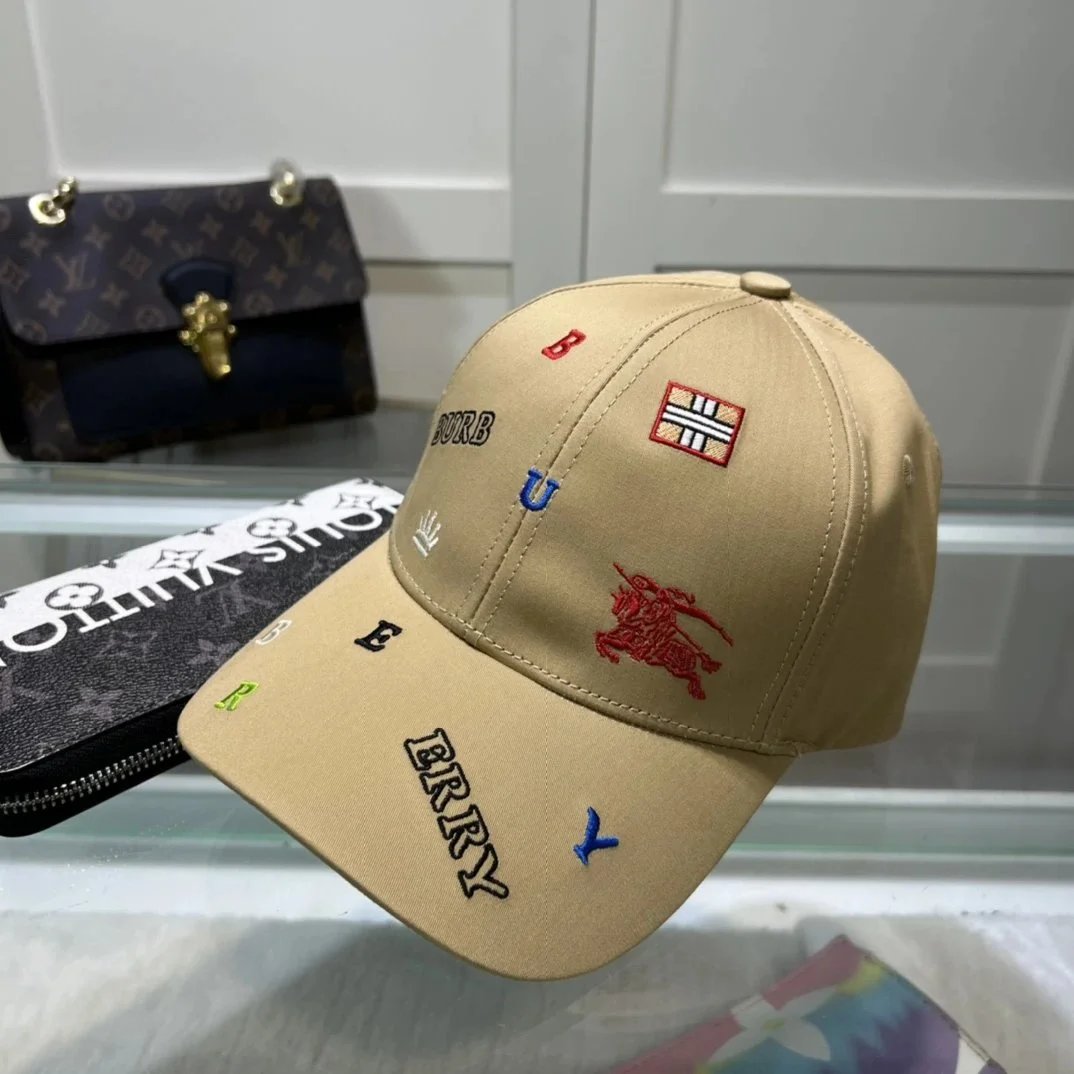 Burberry Logo-Embroidered Black Baseball Cap - 38