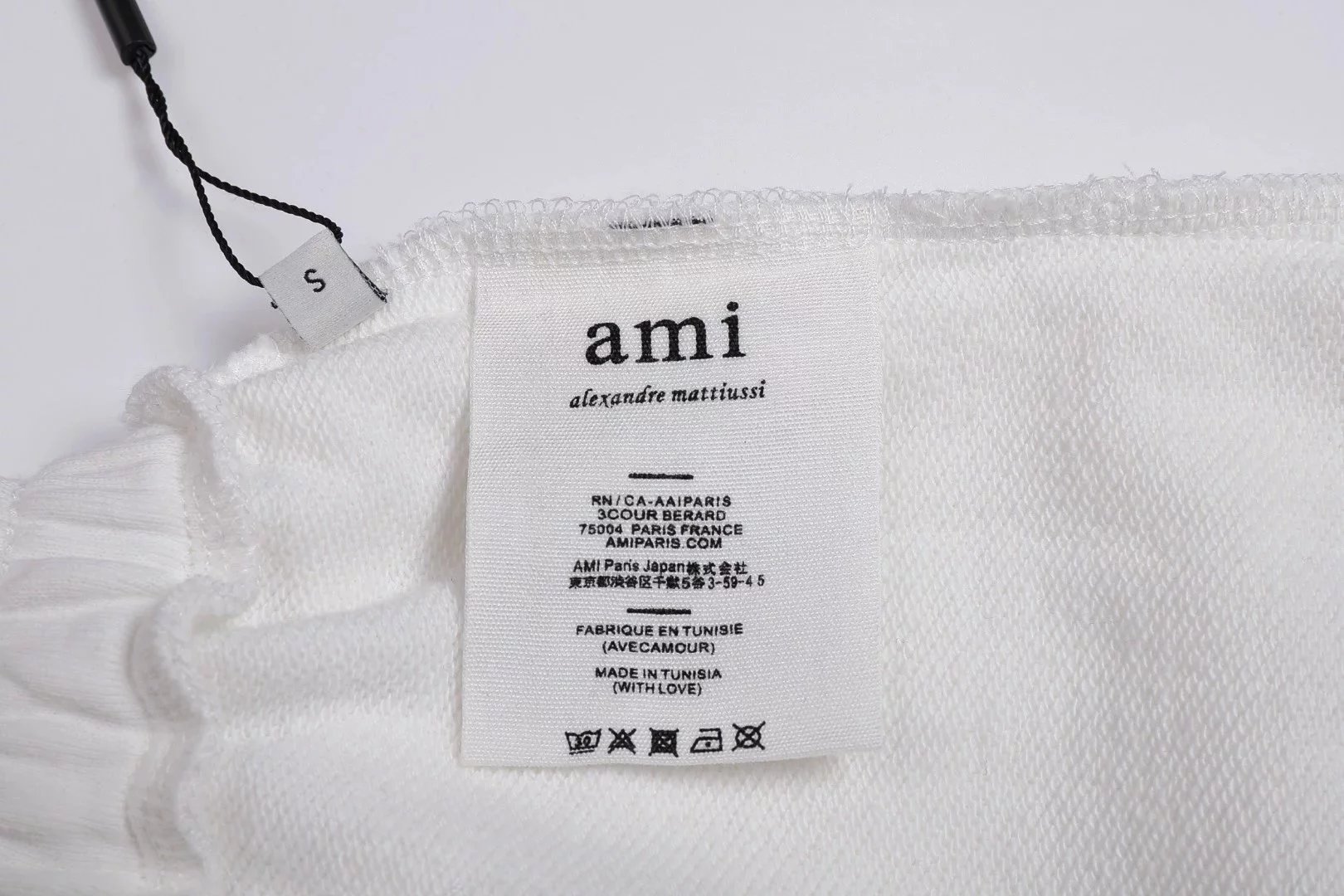 Ami Paris Heart Logo Shorts Beige - 10