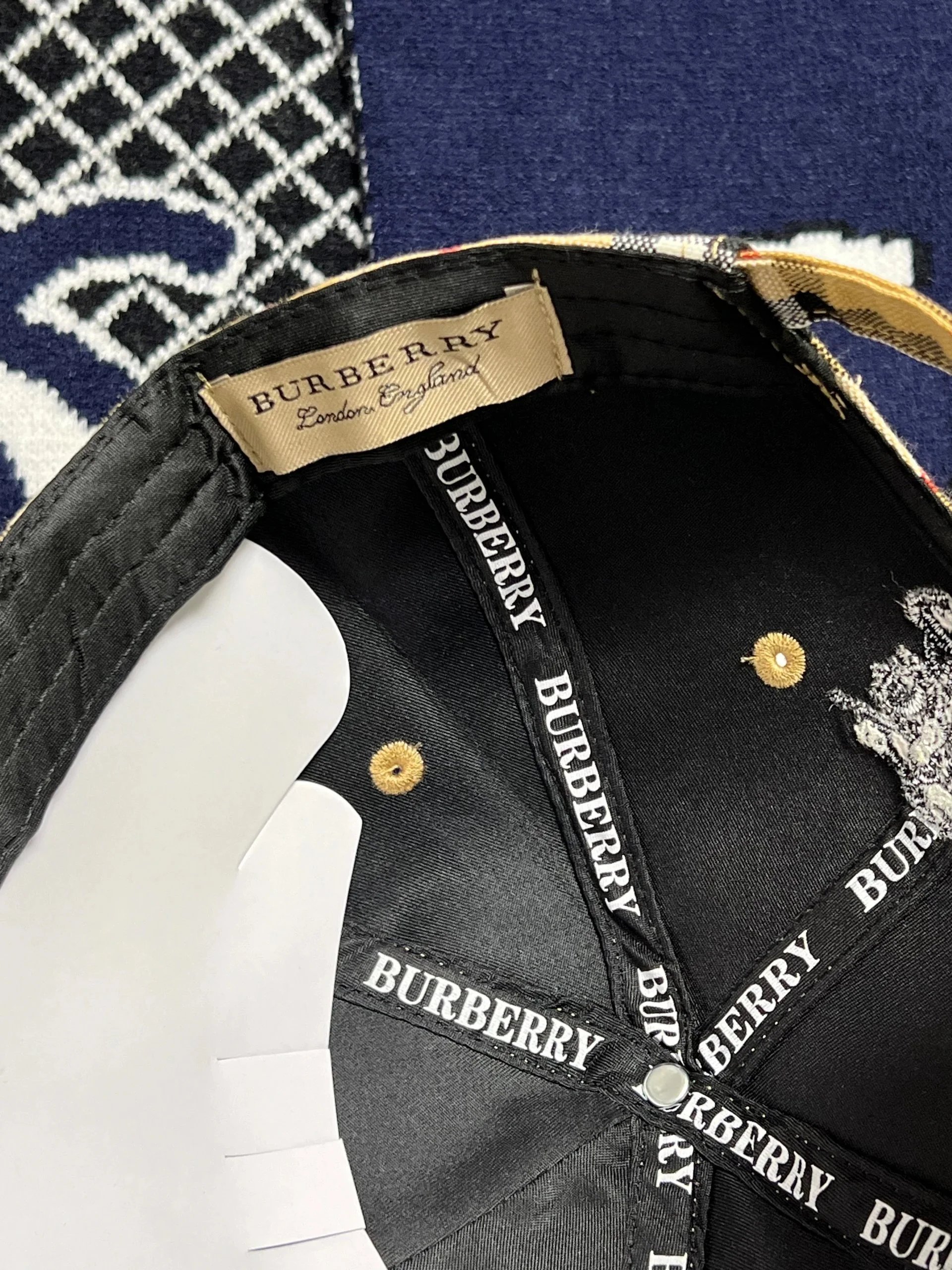 Burberry Check Print Baseball Cap White - 5