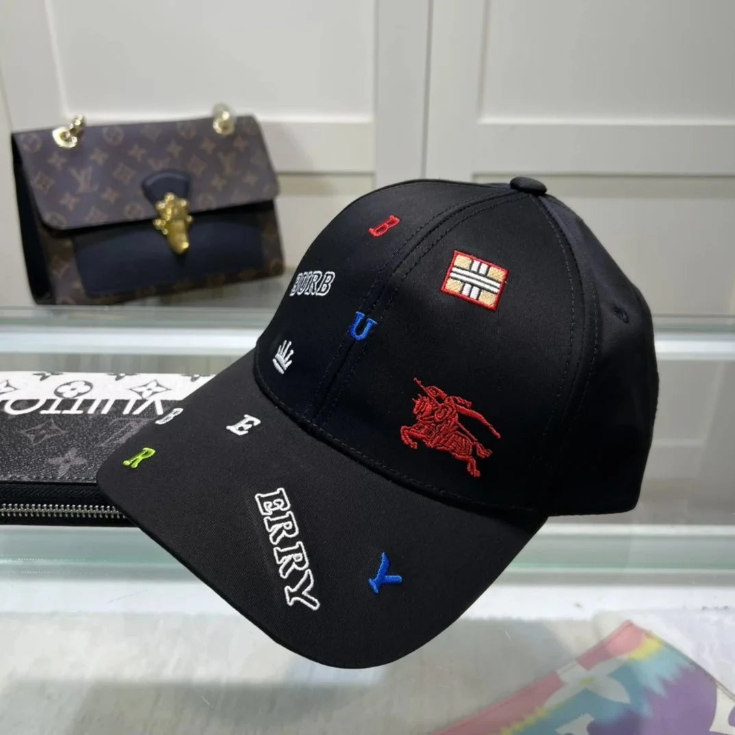 Burberry Logo-Embroidered Black Baseball Cap - 39