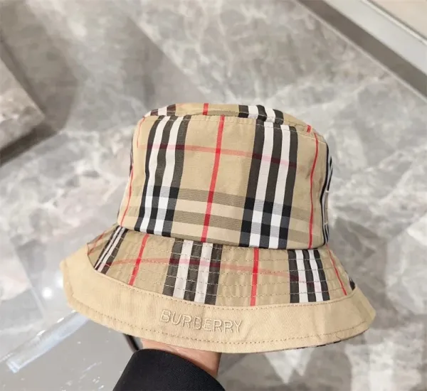 Burberry Vintage Check Bucket Hat Beige Multicolor - 24