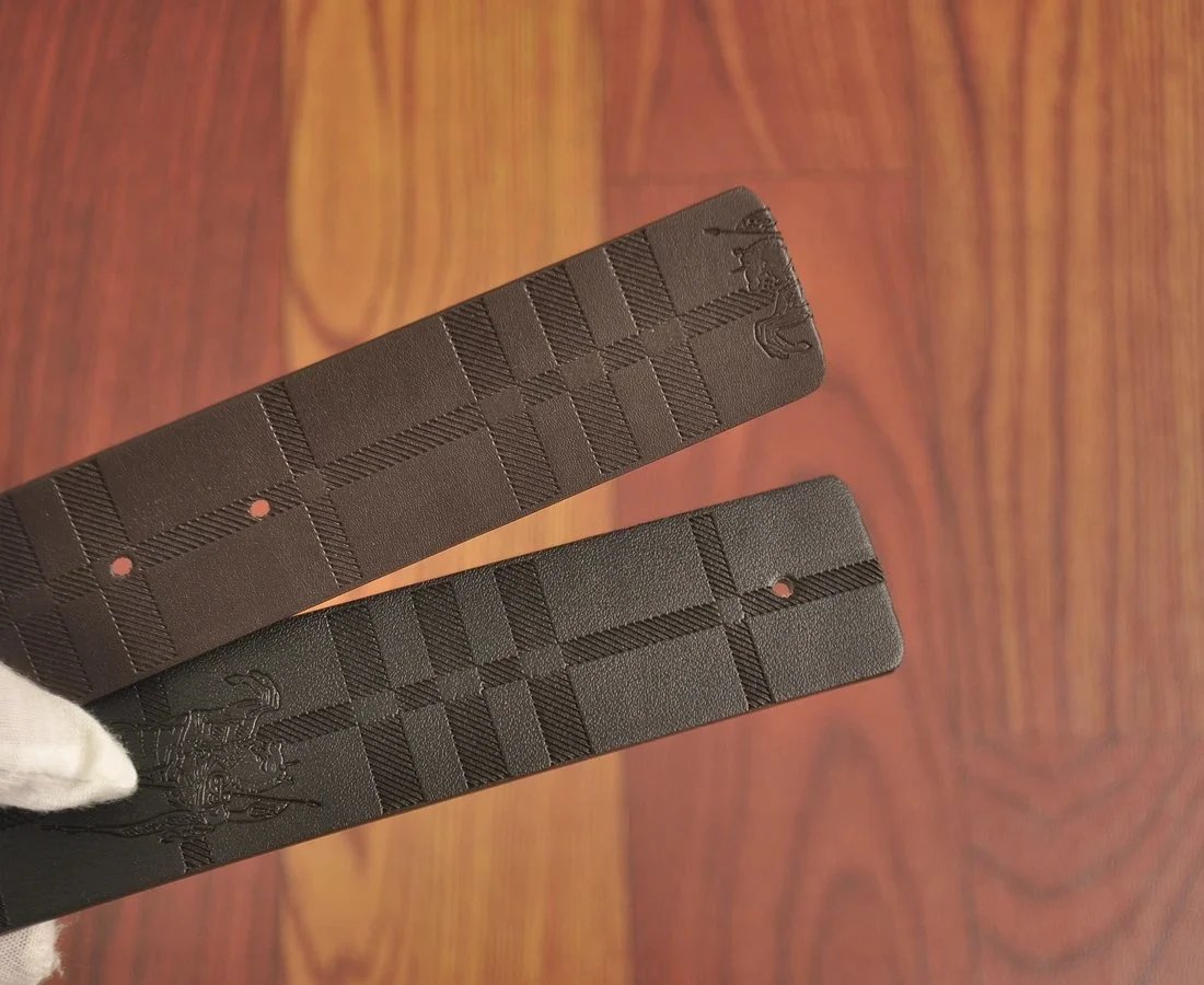 Burberry Check-Print Leather Belt with Gold-Tone B Buckle Gray - 17