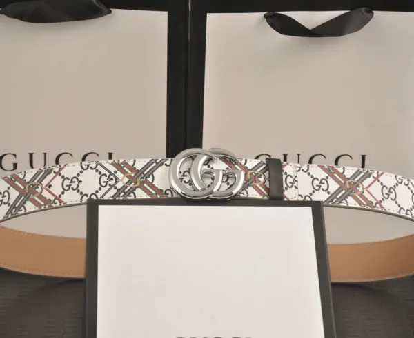 Gucci Disney x Gucci Micky Mouse GG Supreme Belt with Interchangeable Gold and Silver Double G Buckles - 7