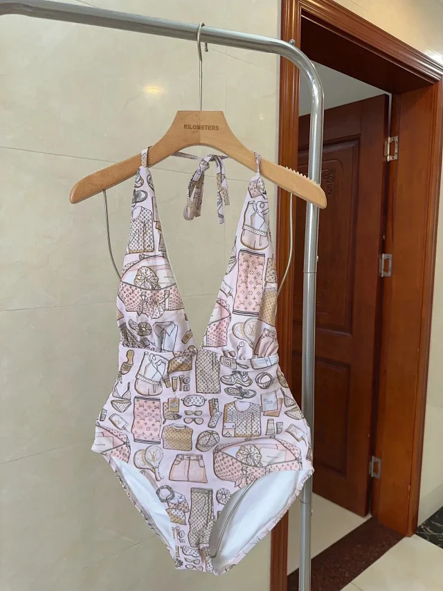 Louis Vuitton Swimwear Monogram Print Triangle Bikini Set product detail image 20