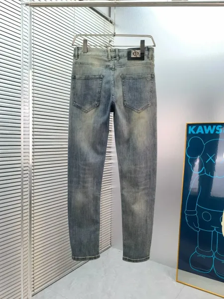Louis Vuitton x Dior Collaboration Logo Print T-Shirt and Distressed Denim Jeans Set - 15