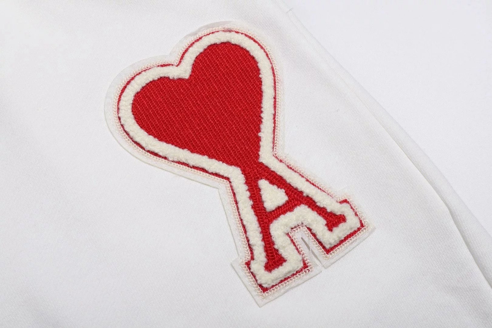 Ami Paris Heart Logo Shorts Beige - 5