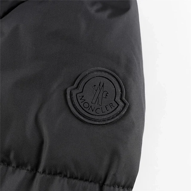 Moncler Down Jackets Hooded quilted product detail image 27