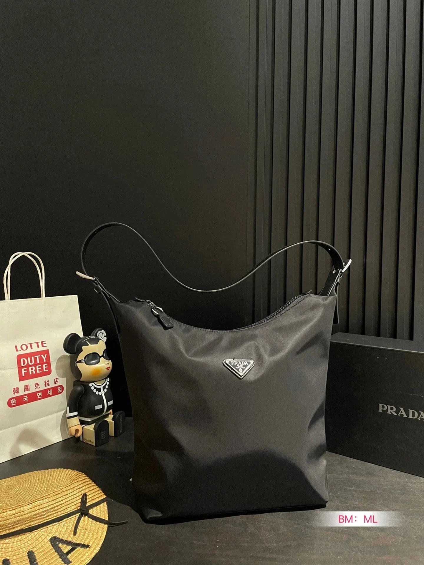 Prada Re-Edition 2005 Straw Tote Bag Beige/Black - 23