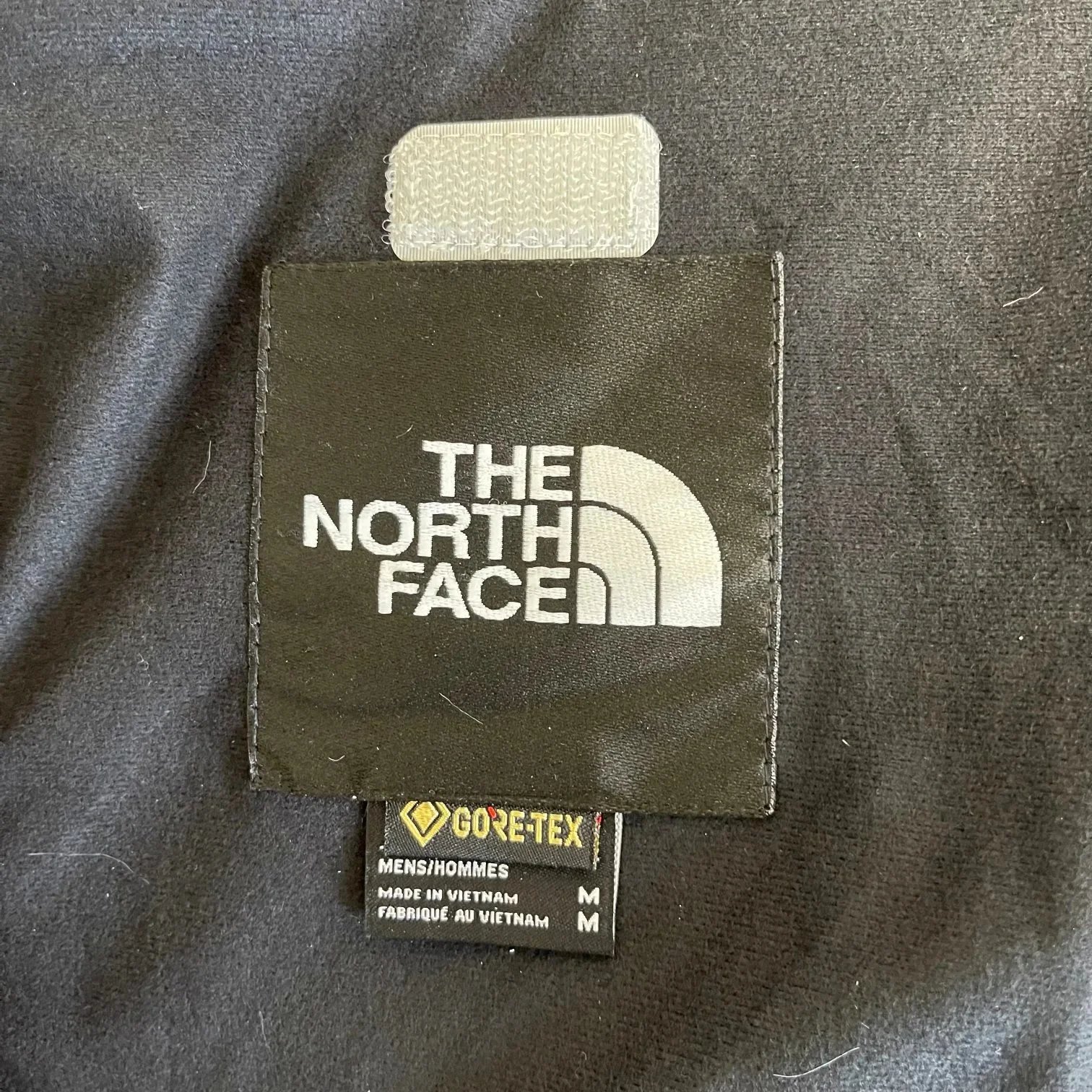 The North Face Mountain Light Jacket Beige / Black Gore-Tex Jacket Outerwear - 6